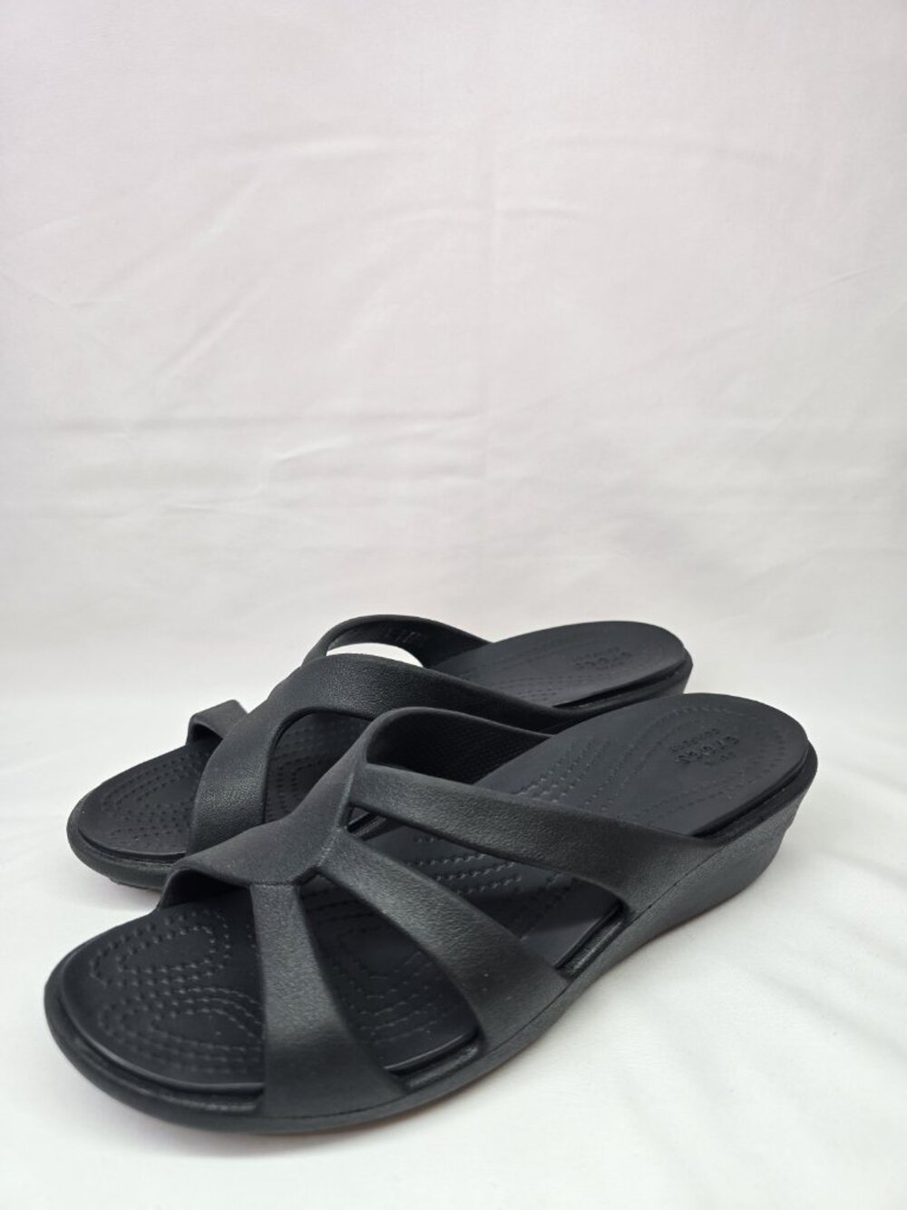 Crocs Women's Sanrah Mini Wedge Strappy Sandals Black Size 8 Sandals Lightweight